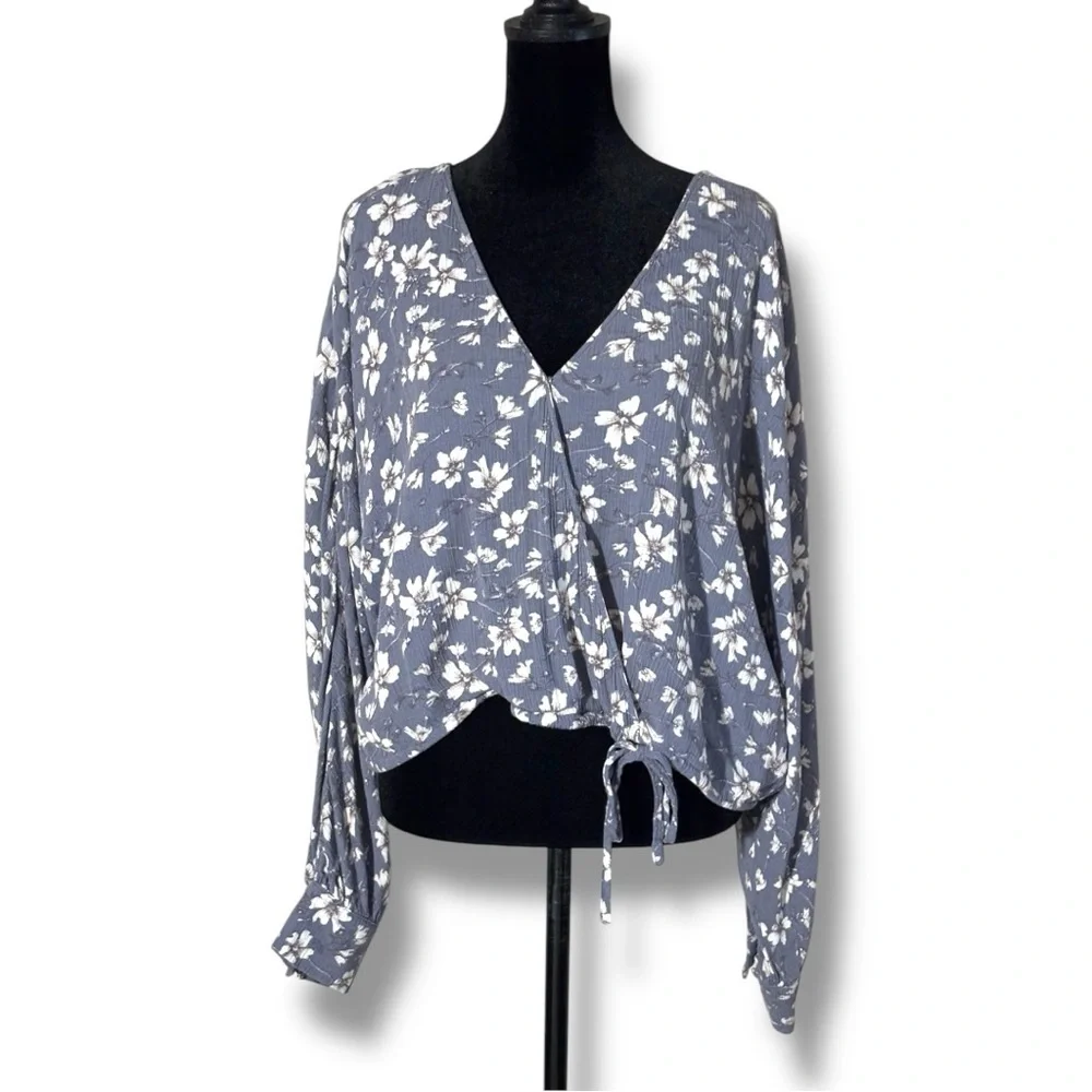 Dress Forum Free People Gray/Purple Blouse with Bishop Sleeves and Relaxed Fit - Picture 5 of 16